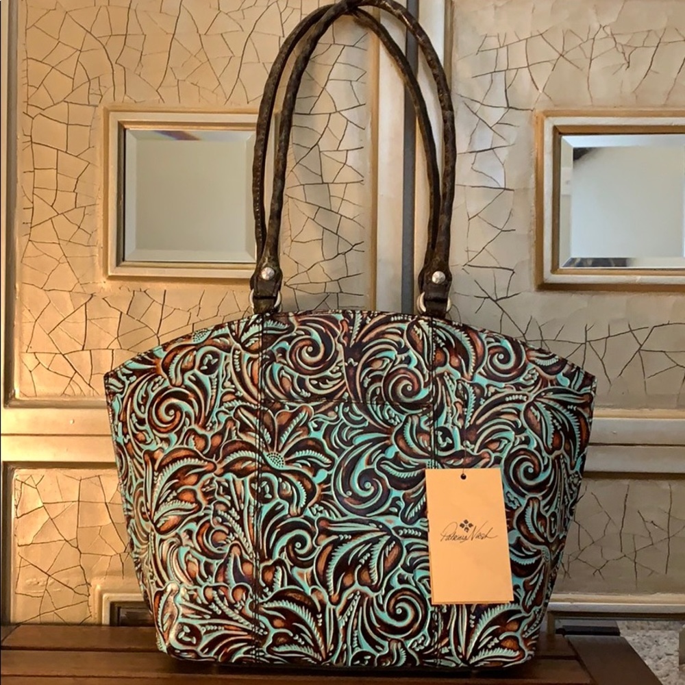 NWT Patricia Nash shoulder bag!